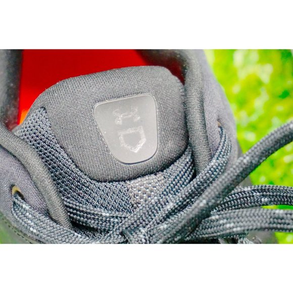 NWOT - Under Armour Glyde MT Softball Cleats - Women's 11 - Picture 9 of 10